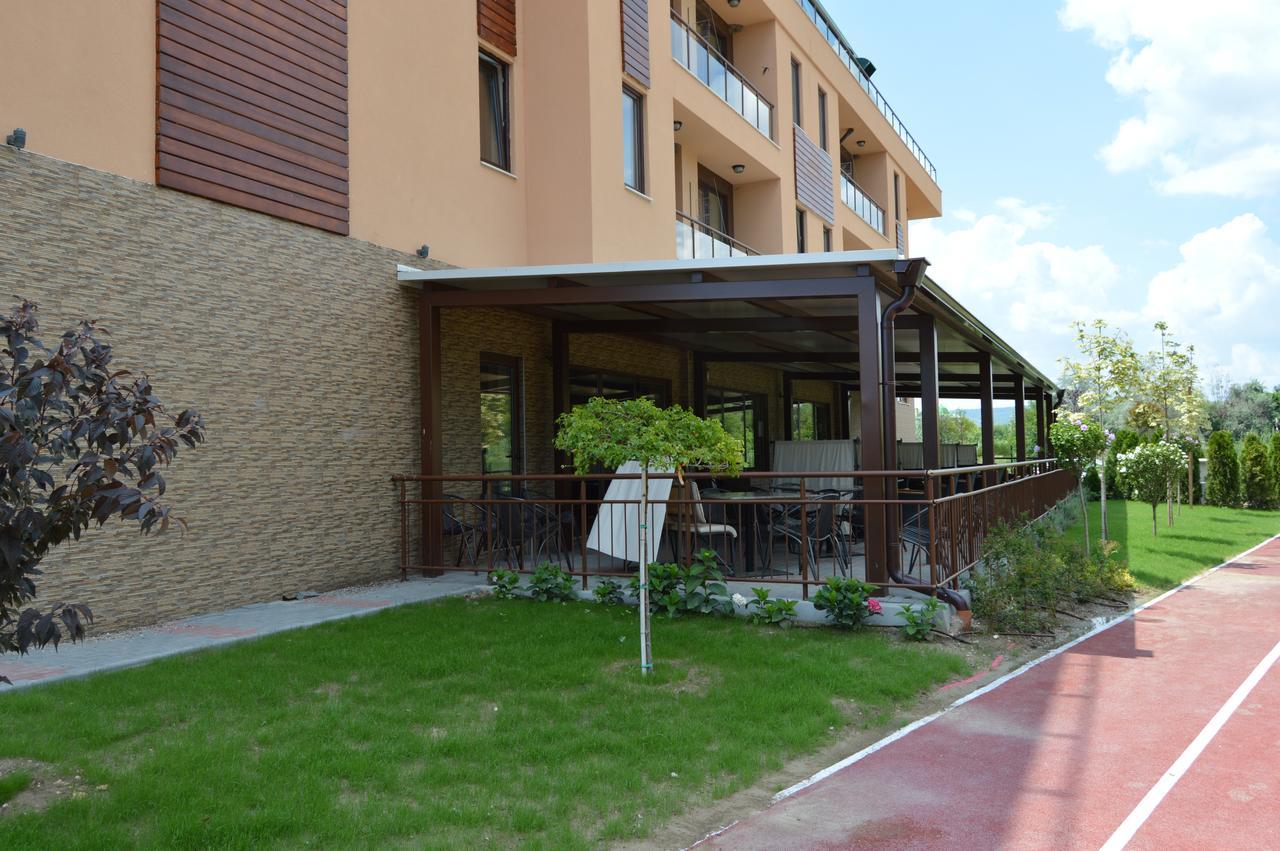 Camp And Pool Hotell Kranevo Exteriör bild